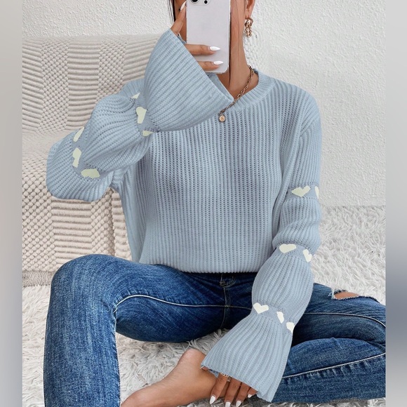 Round Neck Heart Print Long Sleeve Casual Comfortable Pullover Sweater - Picture 3 of 4